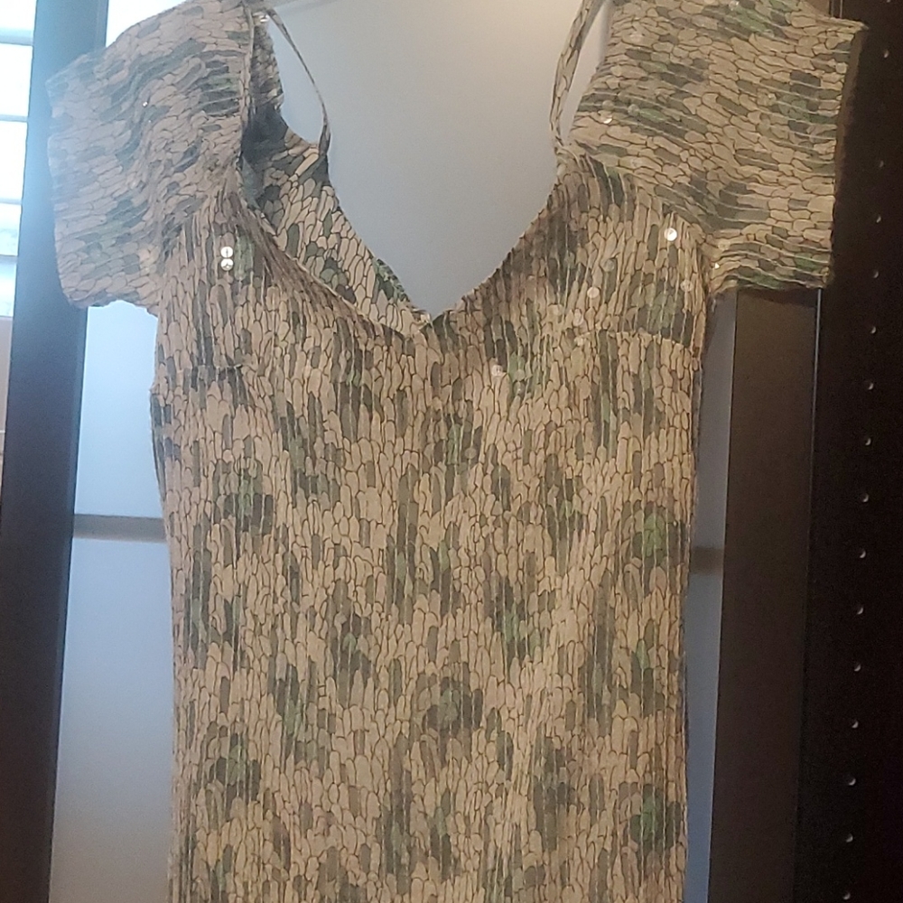 Off shoulders summer event mini with shimmery f